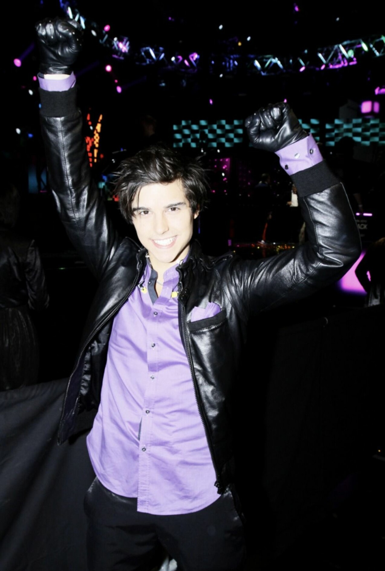 Eric Saade slog igenom i <span class=" italic" data-lab-italic_desktop="italic">Melodifestivalen</span> med låten <span class=" italic" data-lab-italic_desktop="italic">Manboy</span>. ERIC SAADE slog igenom med låten Manboy i melodifestivalen