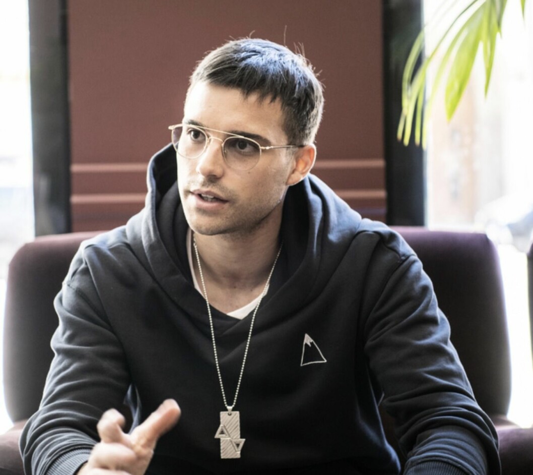 FOTO: Andreas Bardell/TT Eric Saade i svart tröja och glasögon