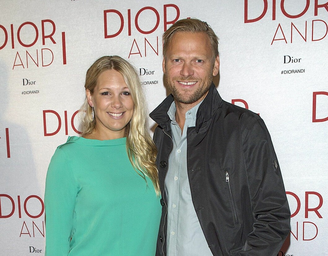 Makarna Anna Brolin och Jesper Rodhborn saknade sonen Elton när de gick på bio. Foto: All Over Press Makarna Anna Brolin och Jesper Rodherborn saknade sonen Elton när de gick på bio. Foto: All Over
