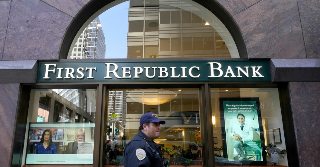 Ett av First Republic Banks kontor i San Francisco i april. Krisdrabbad bank säljs till storbank