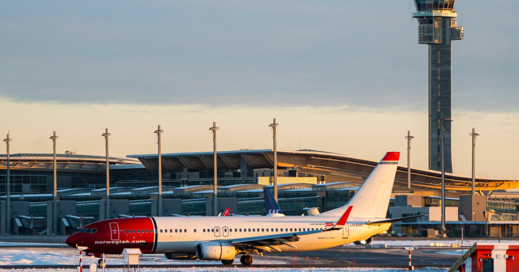 Ett Norwegian-plan på Osloflygplatsen Gardermoen. Arkivbild. Ny luft under vingarna för Norwegian