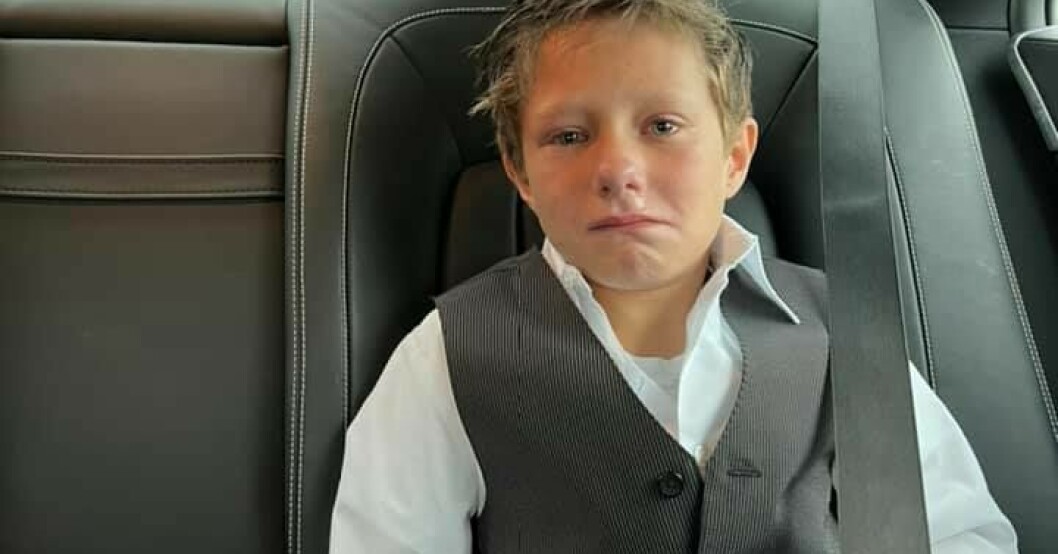 Evan ”Tony Stark” blev retad på skolbussen och lämnades helt förkrossad. Han tvättade av sig allt smink på skoltoaletten och ringde till mamma Jill som fick komma och hämta honom. Evan