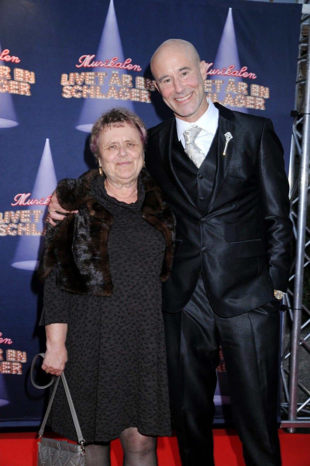 Exray Schlager (69)