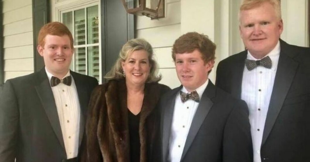 Från vänster: Dustin Murdaugh, Maggie Murdaugh, Paul Murdaug och Alex Murdaugh. Familjen är välkända i South Carolina och uppges ha många fiender, både bland tidigare anställda och människor som familjen åtalat eller stämt under åren. Familjen Murdaugh