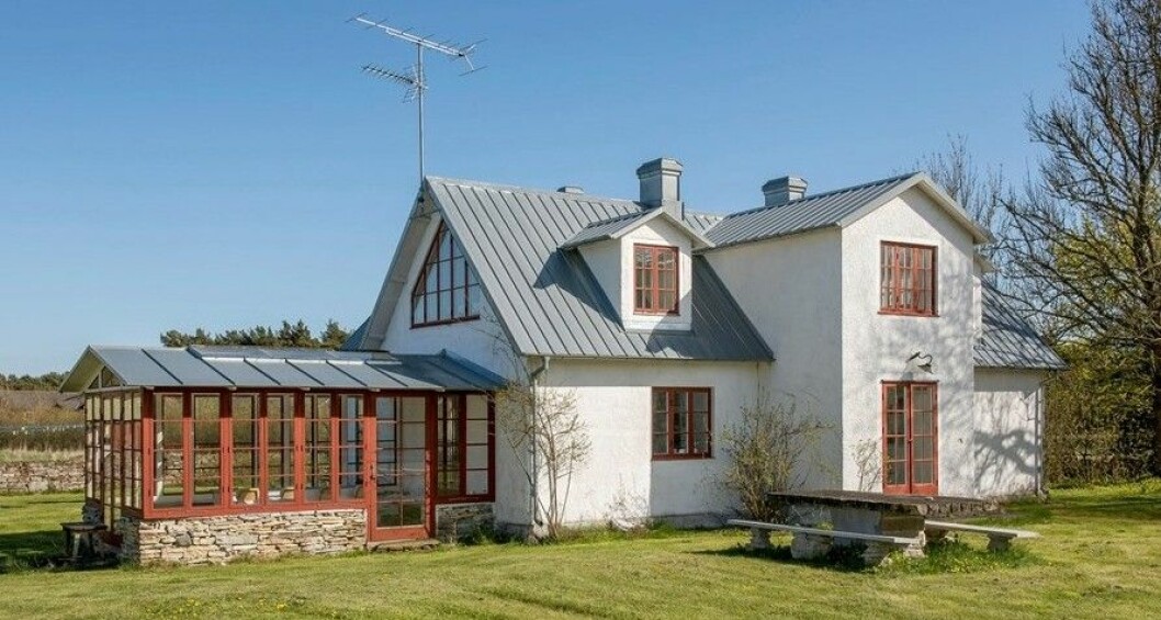 Eftersom barnen blivit stora och sommarhuset på Gotland därför står tomt större delen om året har Felix beslutat sig för att sälja fastigheten. Foto: Mats Hemlin för Bertwig fastighetsförmedling. felix-herngren-gotland-husligheter-1