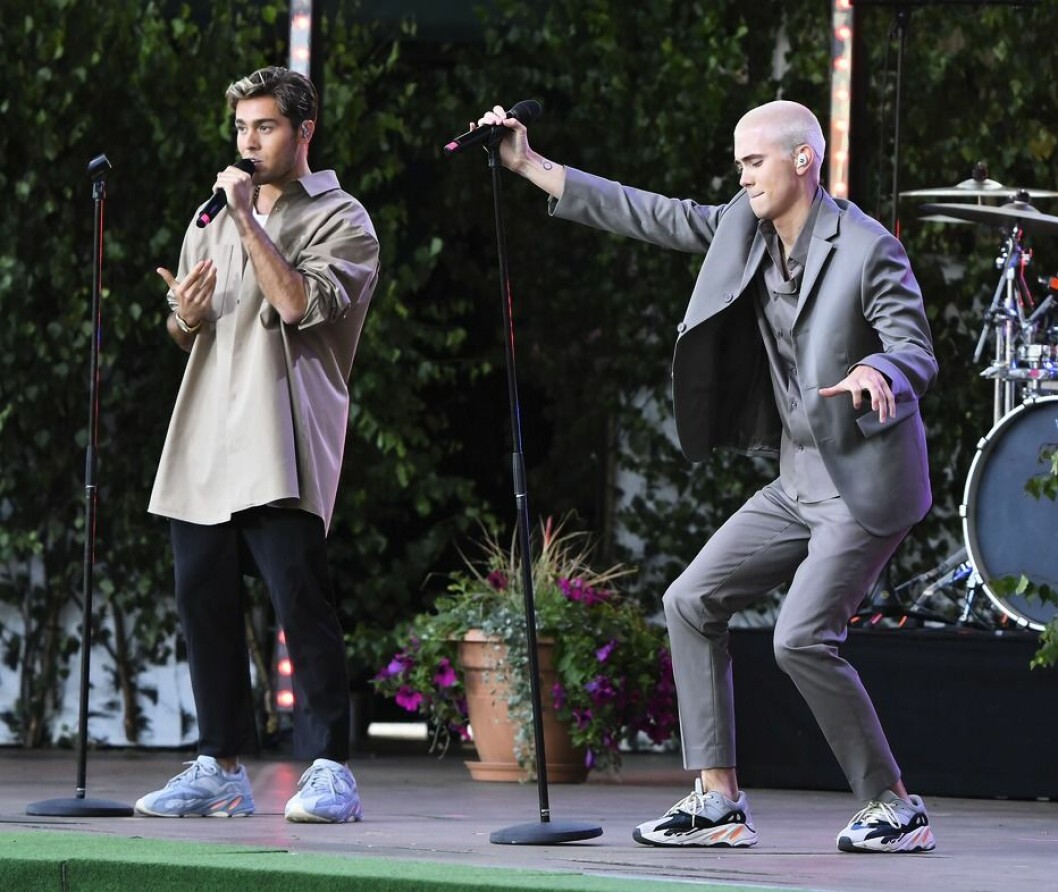 Benjamin Ingrosso och Felix Sandman uppträder på Allsång på Skansen. FOTO: Karin Törnblom/TT Benjamin Ingrosso och Felix Sandman uppträder på Allsång på Skansen.