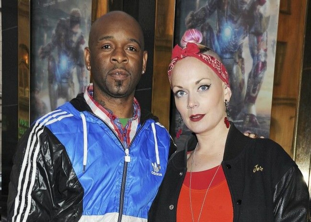 Kämpar med kärleken. Sanna Bråding och Mbumba “British” Mwasas. Foto: IBL Kämpar med kärleken. Sanna Bråding och Mbumba "British” Mwasas. Foto: IBL