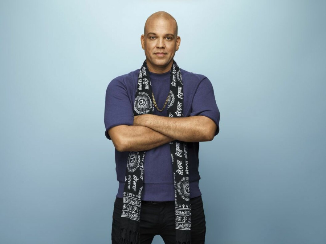 Hon är lite hemligt förälskad i Quincy Jones III. Hon är lite hemligt förälskad i Quincy Jones III.