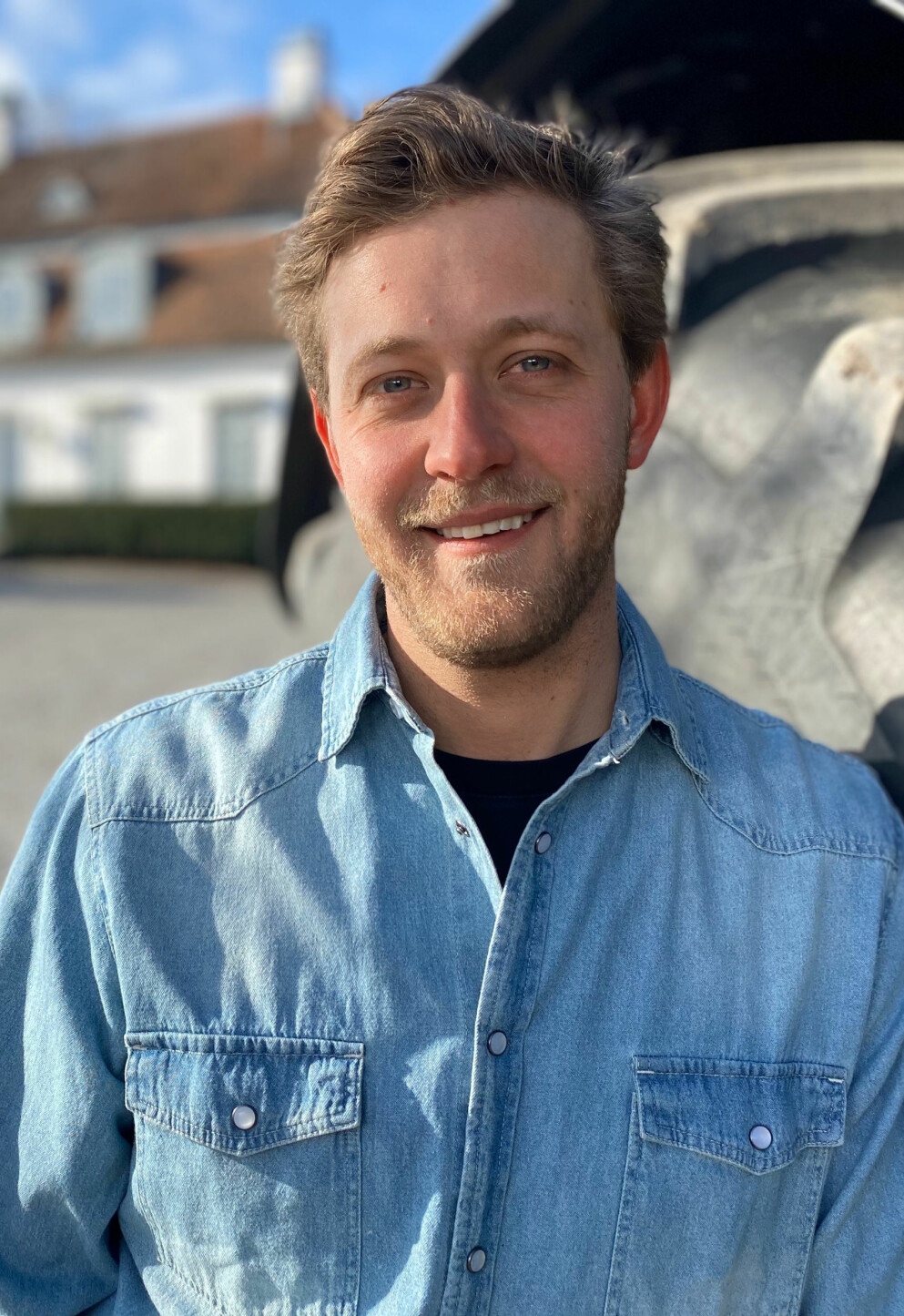 Filip längtar efter att träffa kärleken och att vara kär. Filip Nilsson är spannmålsbonde som är med i Bonde söker fru 2021.