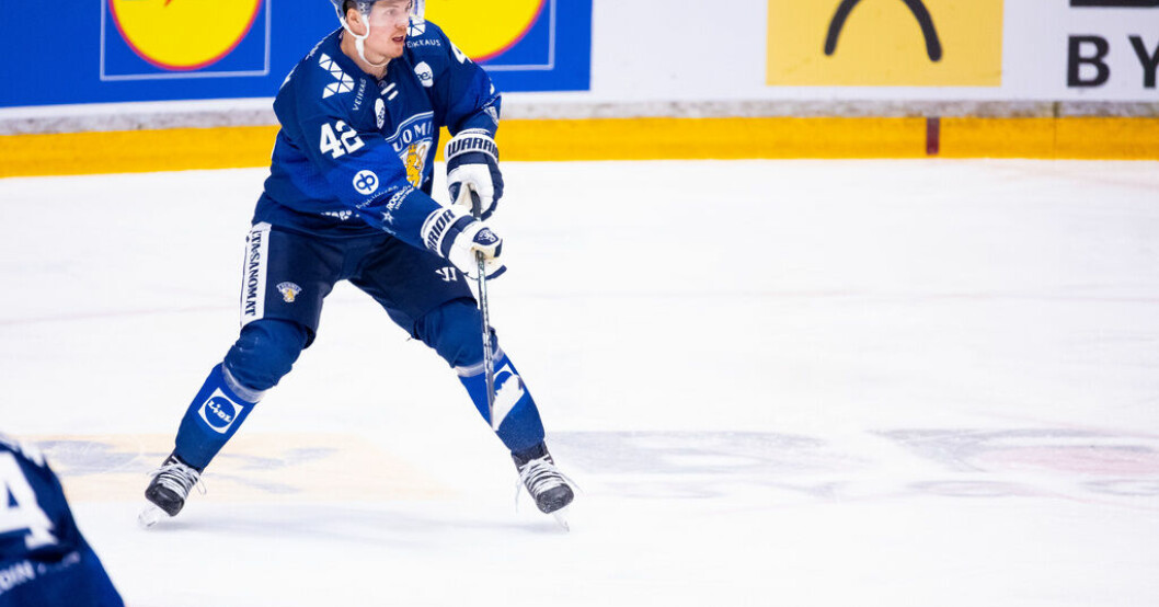 Finlands NHL-stjärna Kasperi Kapanen spelar VM mitt under sin värnplikt. Arkivbild. Arméns krav på VM-stjärnan: Raka skägget