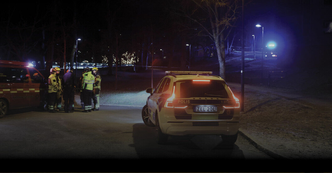 Larm om explosioner och brand i Stockholm – en skadad: ”Kontrollerar”