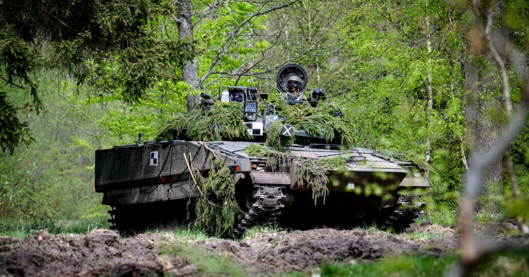 FMV:s beställningar till industrin har ökat samtidigt som leveranser till Försvarsmakten skyndats på, det gäller bland annat renoverade stridsfordon och stridsvagnar. Arkivbild. Kraftig ökning av beställningar till försvaret