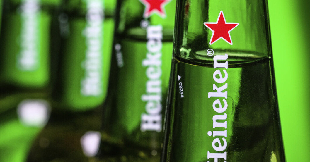 Försäljningen pressas oväntat mycket efter prishöjningar, visar en rapport från öljätten Heineken. Arkivbild Prishöjningar slår tillbaka mot Heineken