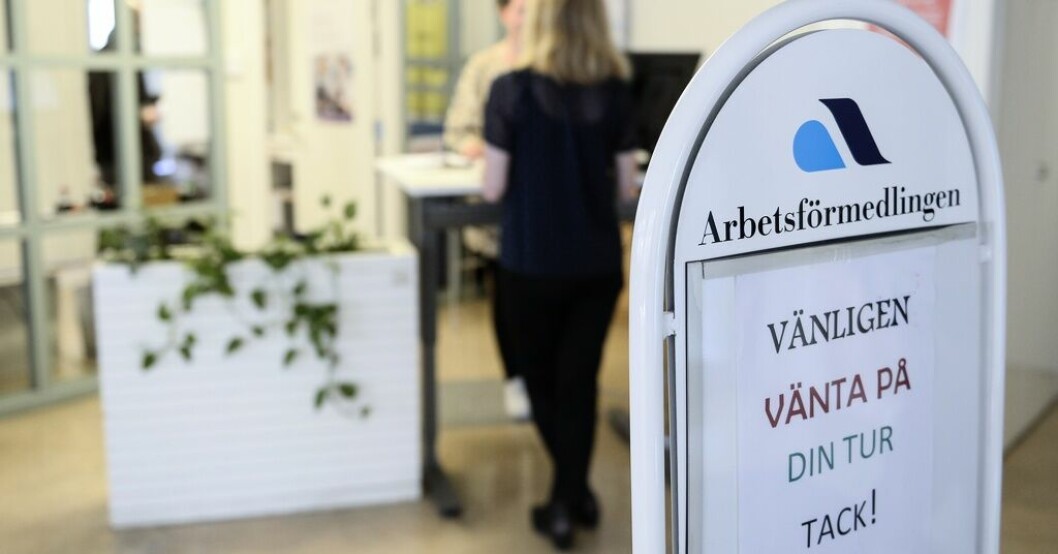 Fortsatt relativt kort kö hos arbetsförmedlingen. Arkivbild. Lägsta arbetslösheten på 14 år