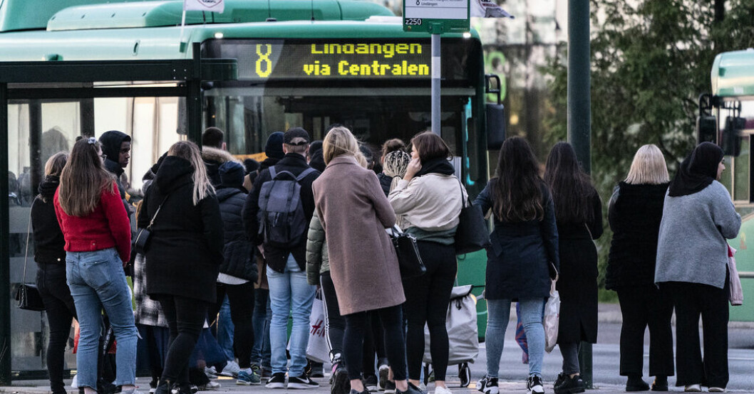Från den 7 juni får de som reser med kollektivtrafiken stärkt skydd vid förseningar som leder till missade anslutningsresor. Arkivbild. Resenärer får stärkt skydd vid förseningar