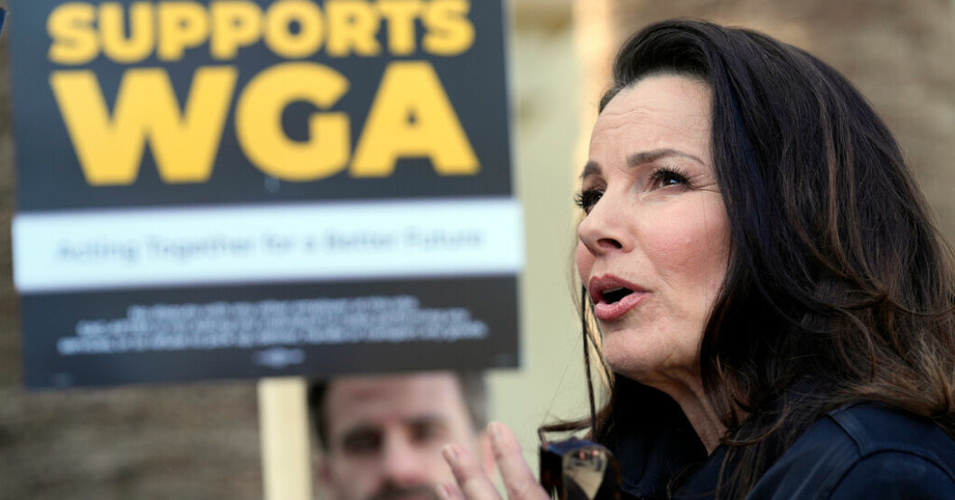 Fran Drescher, känd för bland annat rollen i "The nanny", är ordförande i skådespelarfacket SAG-AFTRA. Nu hotar även skådespelarfacket att gå ut i strejk för bättre villkor. Arkivbild. Skådespelarstrejk kan bli verklighet på torsdag