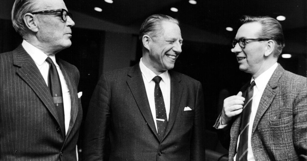Från vänster rättspsykiatriprofessorn Gösta Rylander, Fångvårdsstyrelsens generaldirektör Torsten Eriksson och polisläkaren Nils Bejerot – av många ansedd som den restriktiva svenska narkotikapolitikens fader – på kriminalvårdskonferens 1969. Så blev kriget mot knarket en svensk paradgren