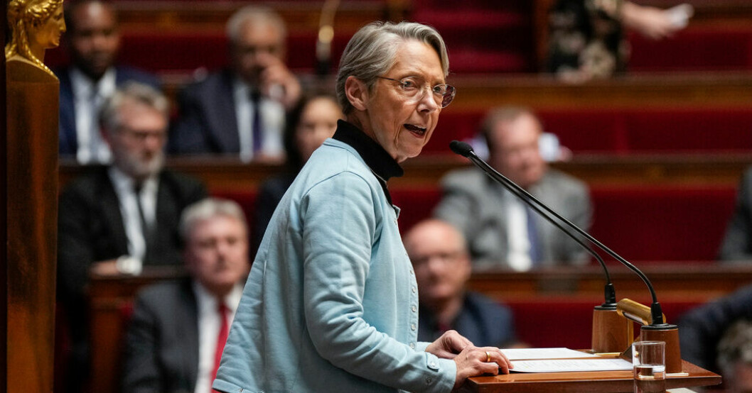 Frankrikes premiärminister Élisabeth Borne slår an en mer försonande ton i den rasande pensionsstriden. Arkivbild. Borne vill lugna ned pensionsstriden