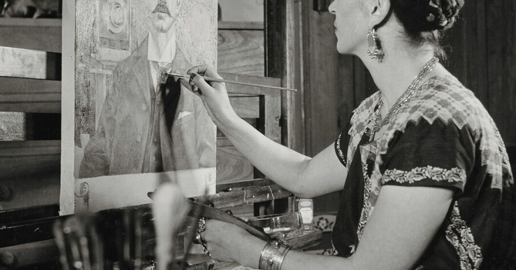 Privata fotografier ger ny bild av Frida Kahlo