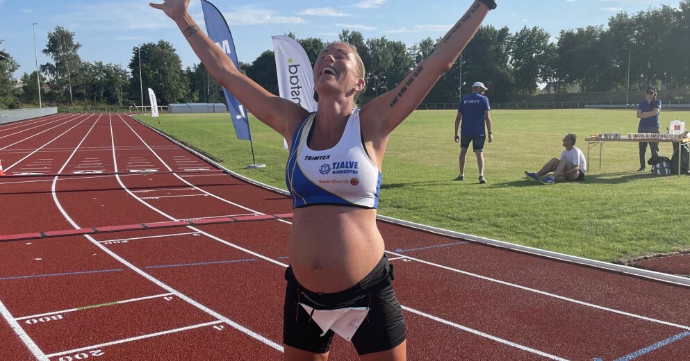 Frida Södermark var gravid i vecka 39 när hon fullföljde det tio mil långa loppet i Halmstad. Frida Södermark