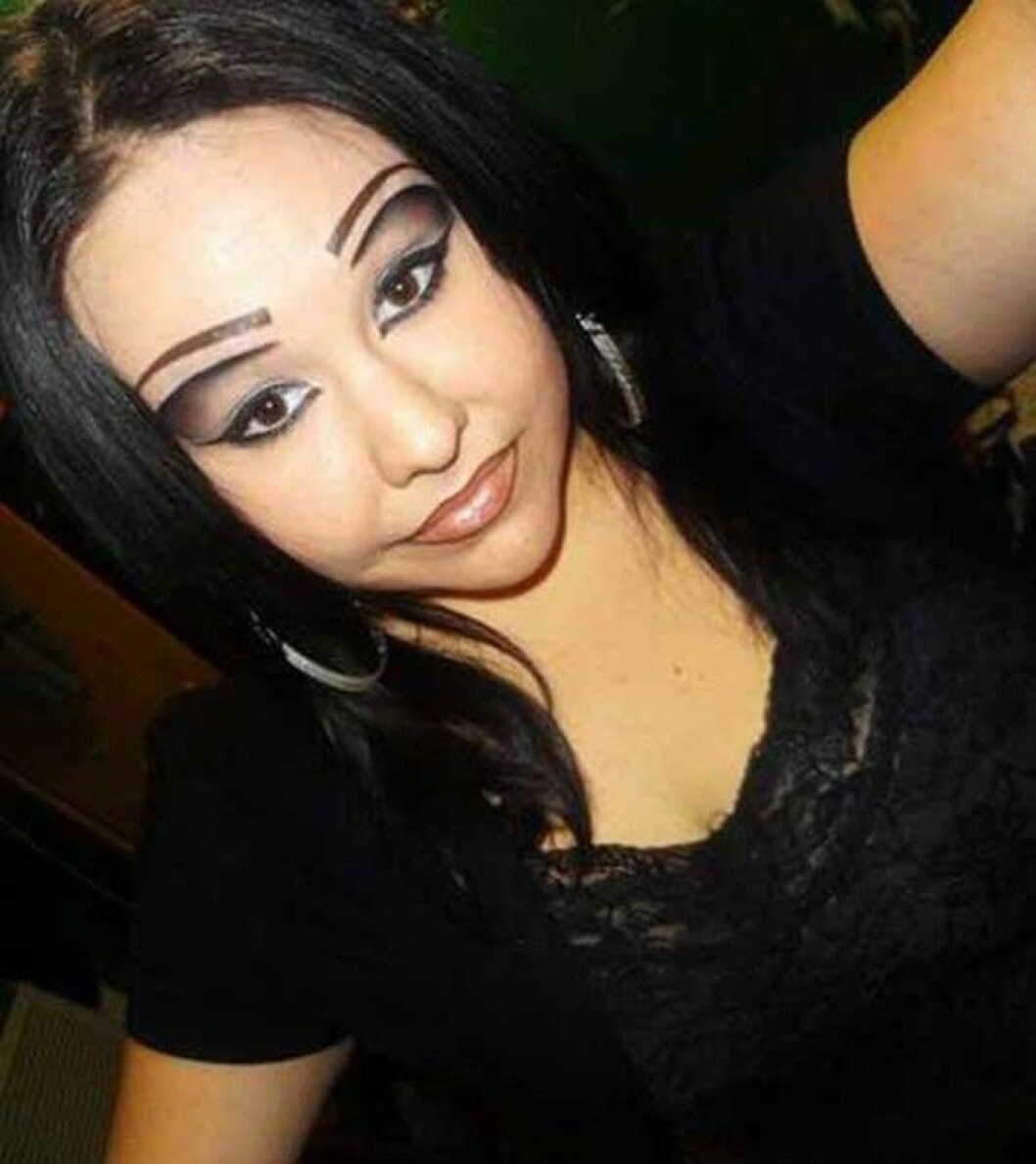 Funny-Eyebrow-Fails-04