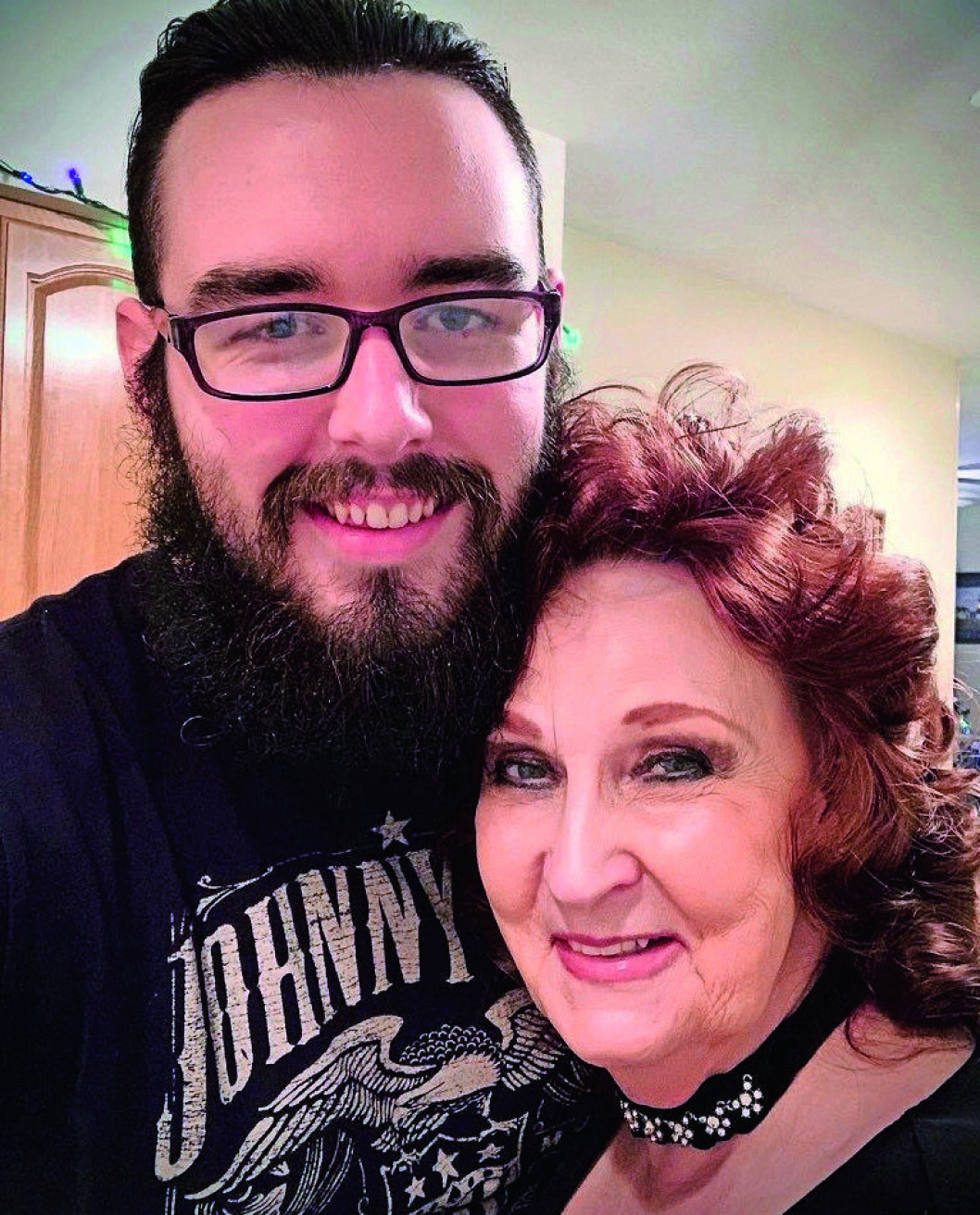 Gary, 23, och Almeda Harwick, 76, visar allt.