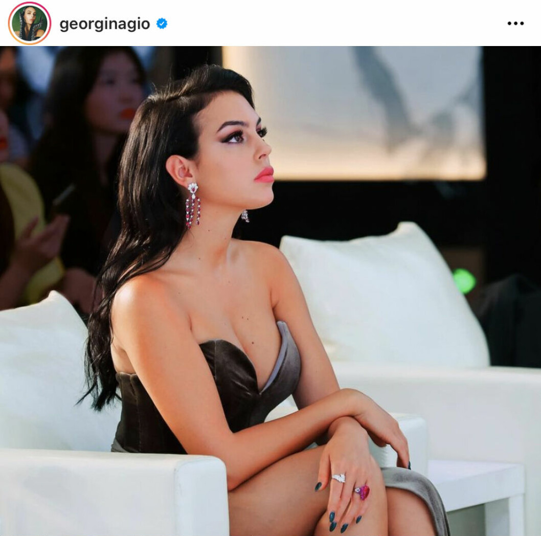<strong>Georgina Rodríguez och Cristiano Ronaldo träffades 2016 när Georgina arbetade i en Gucci-butik i Madrid.</strong> Georgina Rodríguez och Cristiano Ronaldo träffades 2016 när Georgina arbetade i en Gucci-butik i Madrid.