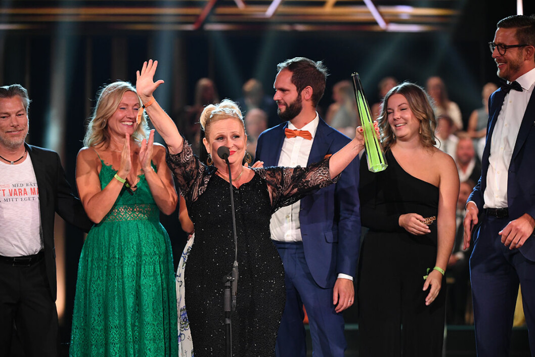 Producenten Lotta Hellman och Gift vid första ögonkastet-deltagarna tog hem Årets realityprogram vid tv-priset Kristallen 2019 på Cirkus. <strong>Foto: TT</strong> Producenten Lotta Hellman och Gift vid första ögonkastet tog hem Årets realityprogram vid tv-priset Kristallen 2019 på Cirkus.