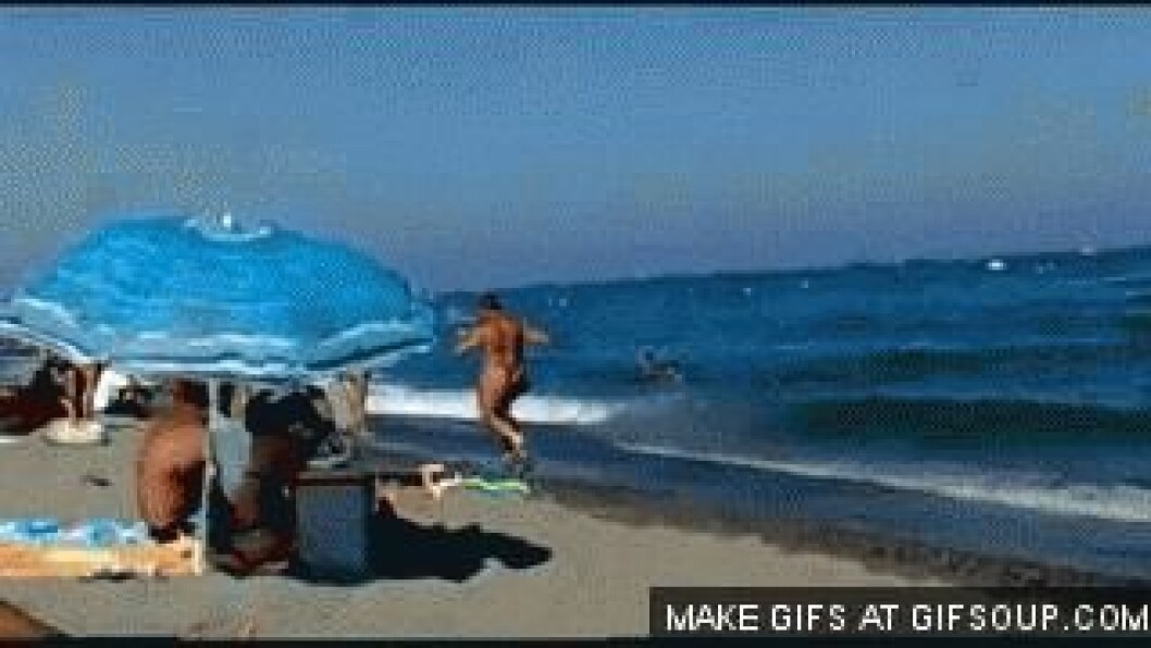 Via: <a href="http://giphy.com/gifs/man-beach-old-aPeqag1mrNzMI" target="_blank">Giphy</a> Via: Giphy