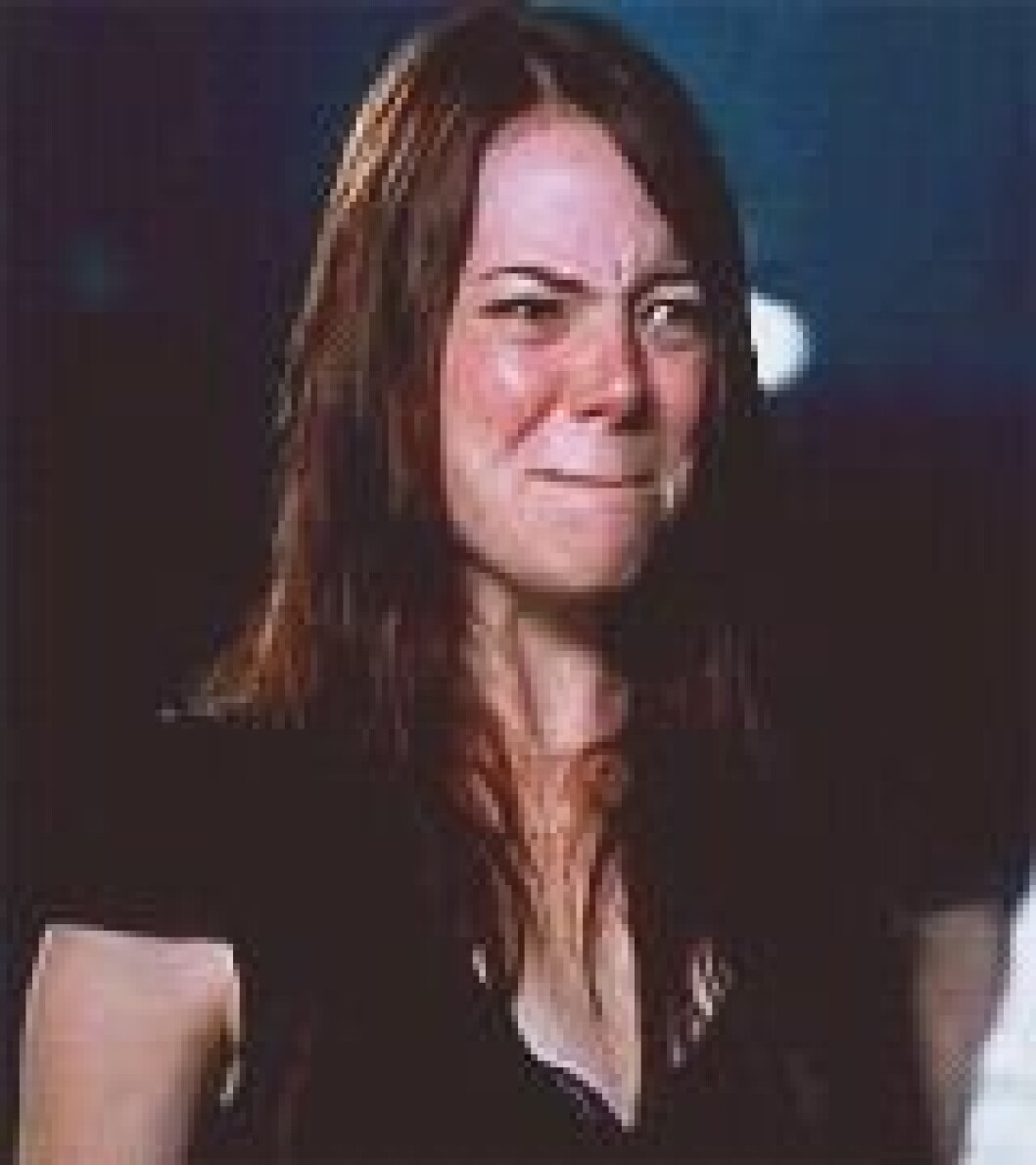 Via: <a href="http://giphy.com/gifs/emma-stone-drinking-alcohol-LJkXSQkIPPG5a" target="_blank" rel="noopener">Giphy</a> giphy (2)