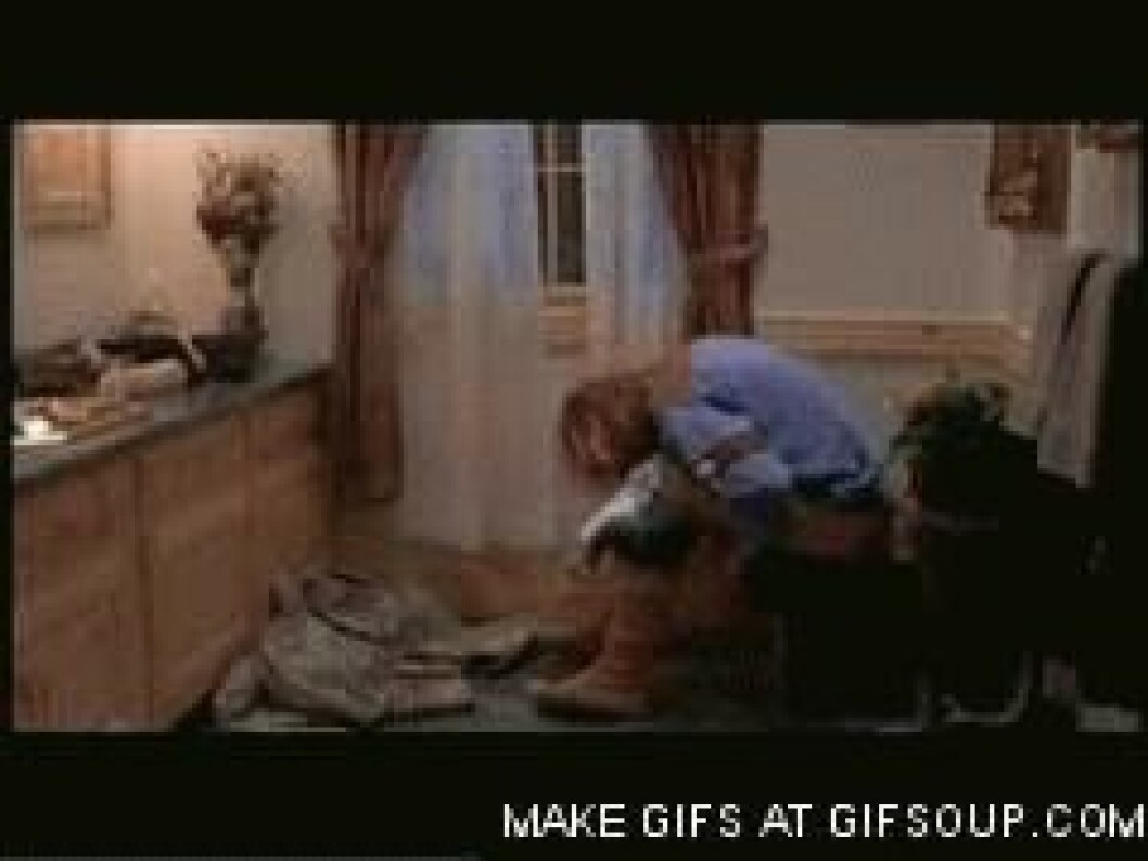 Via: <a href="http://giphy.com/gifs/animated-toilet-TMqdYtmbbamM8" target="_blank">Giphy</a> Via: Giphy