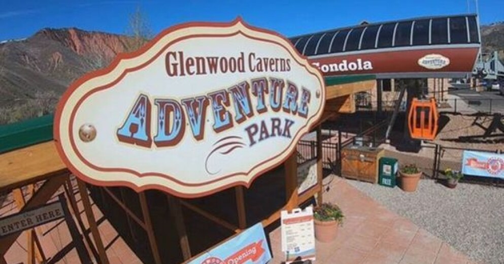 Wongel Estifanos var på semester med mamma Rahel och pappa Estifanos. De besökte Glenwood Caverns Adventure Parks i söndags. Då gick något allvarligt fel när hon åkte attraktionen Haunted Mine Drop och hon dog. Glenwood Caverns Adventure Park