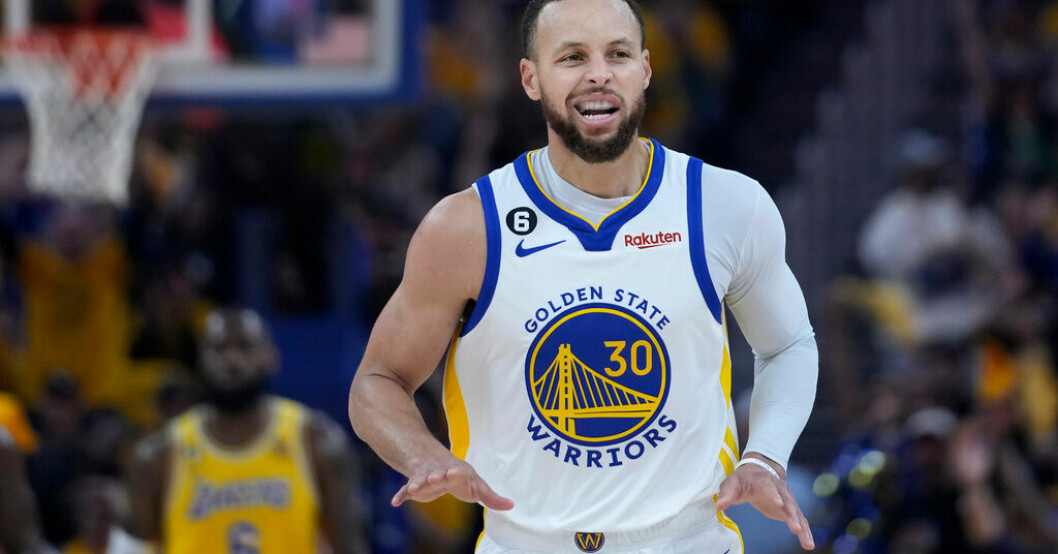 Golden State och Stephen Curry får minst en chans till att ta sig vidare till semifinal i NBA-slutspelet. Golden State räddade sig kvar i NBA-slutspelet