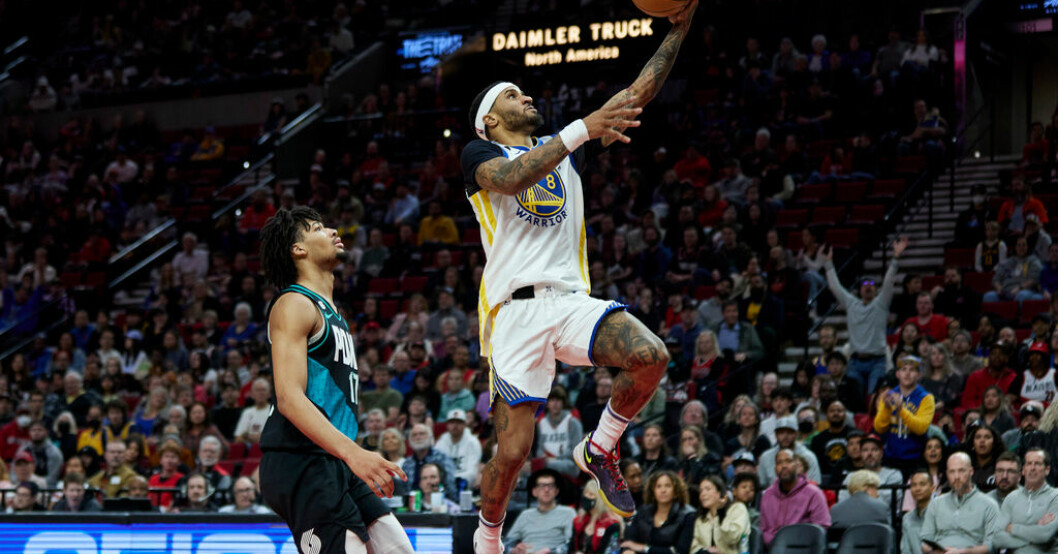 Golden State Warriors guard Gary Payton II vann mot Portland. Golden State knep slutspelsplats efter rekord