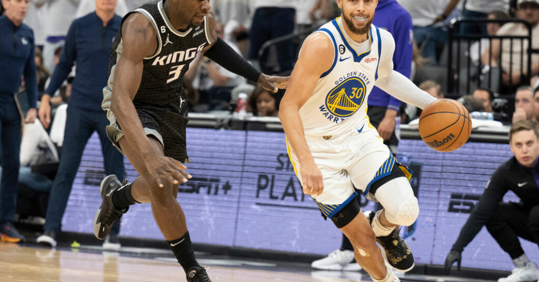 Golden State Warriors Stephen Curry satte 50 poäng mot Sacramento. Nytt poängrekord av Curry i NBA-slutspelet