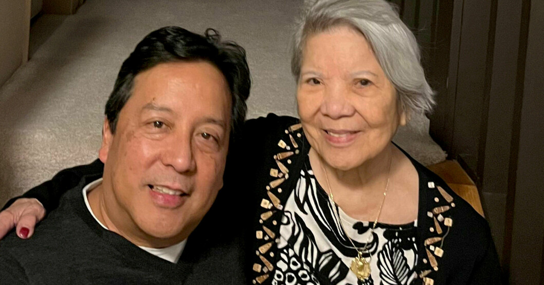 John White med sin mamma Benita som först var soäker på om hon ville träffa sin son efter 63 år. John White med sin mamma Benita.