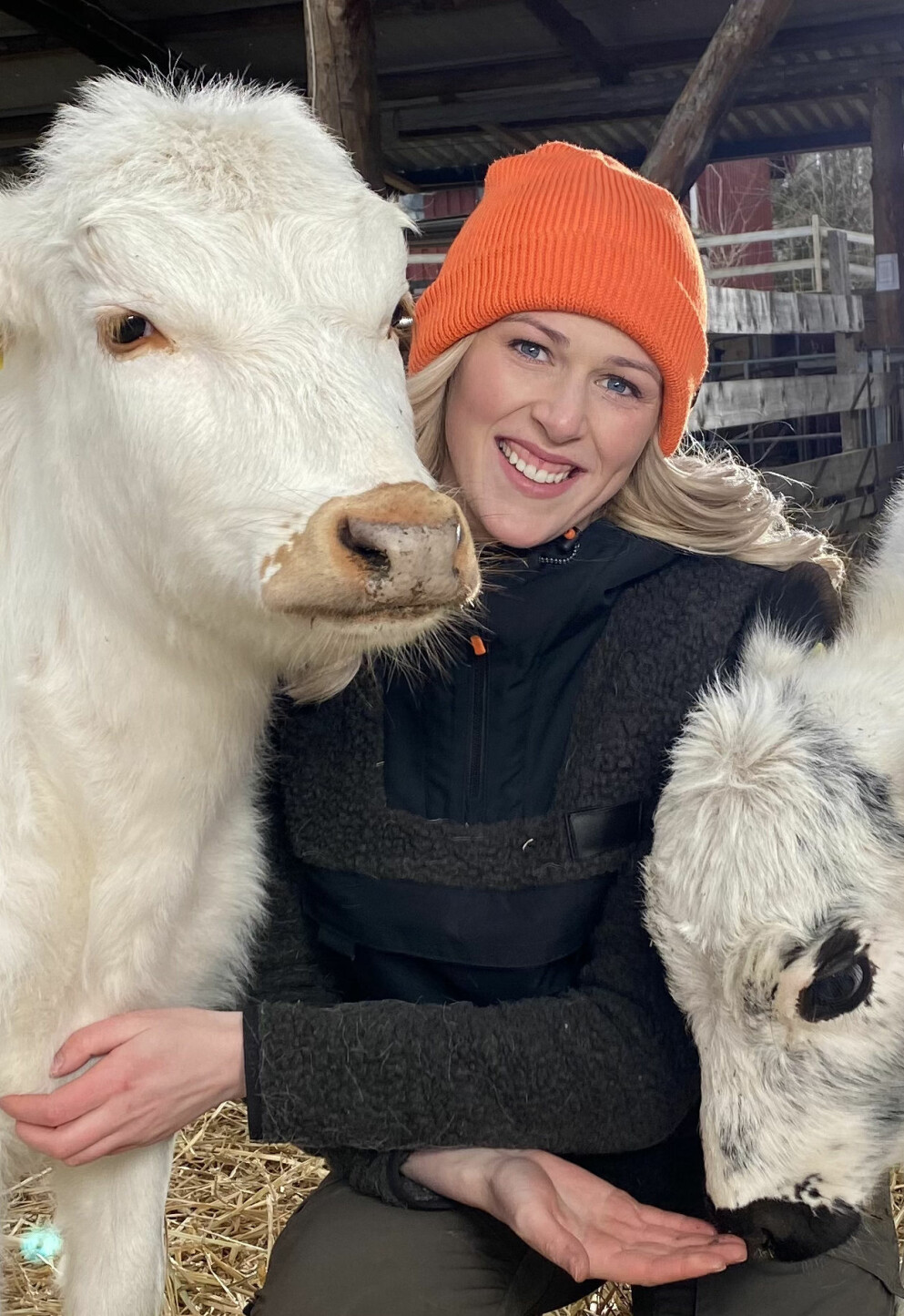 Greta hoppas hitta en man som kan få med henne på spontana äventyr och visa kärlek. Greta Berglund är med i Bonde söker fru 2021