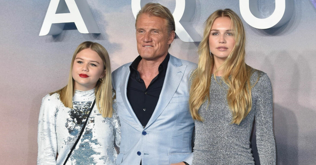 Dolph Lundgren med döttrarna på premiären av Aquaman 2018. Greta Lundgren, Dolph Lundgren, Ida Lundgren