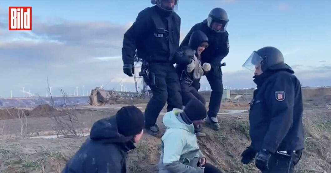 Greta Thunberg blir bortlyft