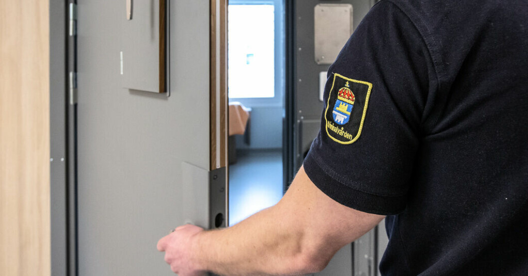 Hällbyanstaltens intagna är på grund av personalbrist nu inlåsta längre tid i sina celler. Arkivbild. Personalbrist ger längre inlåsning för intagna