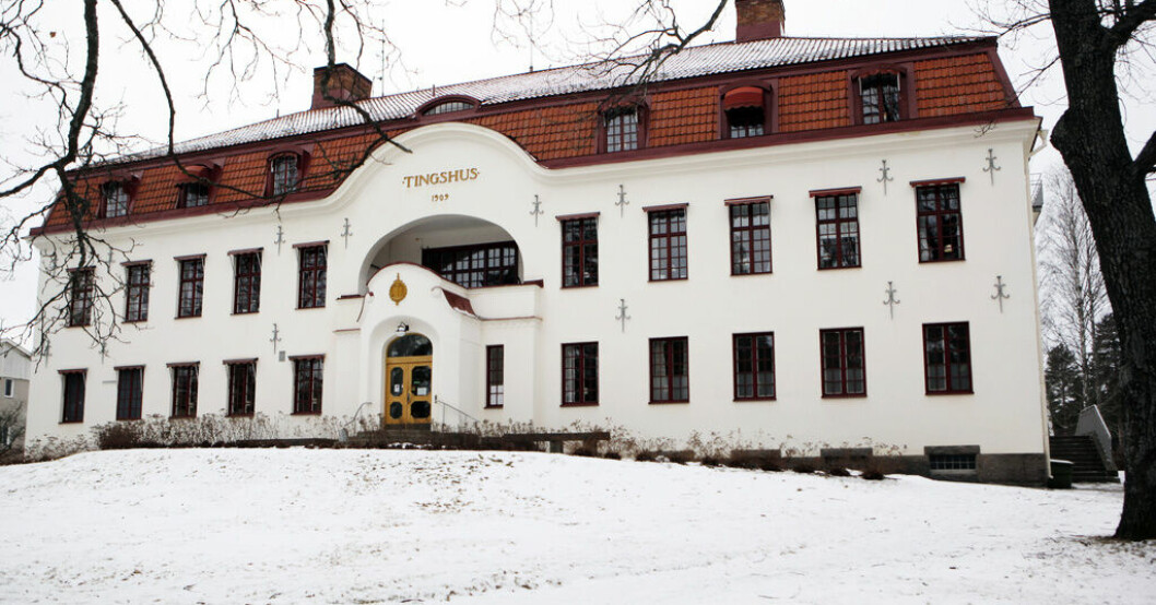 Hälsinglands tingsrätt. Arkivbild. Advokater jäviga – mordrättegång avbryts