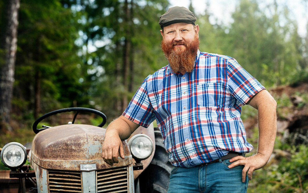 Hans Wincent är deltagarnas mentor i Farmen. <strong>Foto: TV4.</strong> Hans Wincent i Farmen.