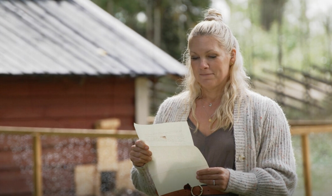 Här läser programledaren Anna Brolin upp Prins brev där han utser Helené till finalveckans förstakämpe. Här läser programledaren Anna Brolin upp Prins brev där han utser Helené till finalveckans förstakämpe.
