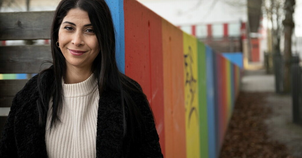 Hasret Bozarslan driver en mötesplats för hbtq-ungdomar i nordvästra Stockholm. I början av februari prisades hon på QX-galan för sitt engagemang. Hon ger ortens hbtq-ungdomar hemlig fristad