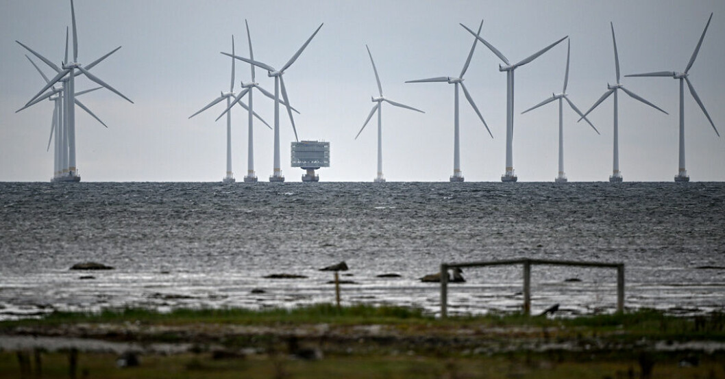 Havsbaserade vindkraftverk utanför Bunkeflostrand söder om Öresundsbron. Arkivbild Domstol kan stoppa regeringens vindkraftsplaner