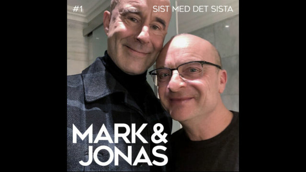 Mark & Jonas första avsnitt handlar bland annat om hur sen Mark varit med att skaffa BankID och hur svårt paret haft att slänga sina VHS-band. Bild: Norstedts