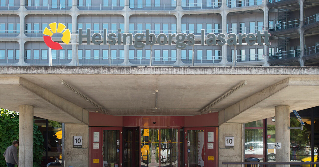 En man i 25-årsåldern dog under natten på Helsingborgs lasarett.