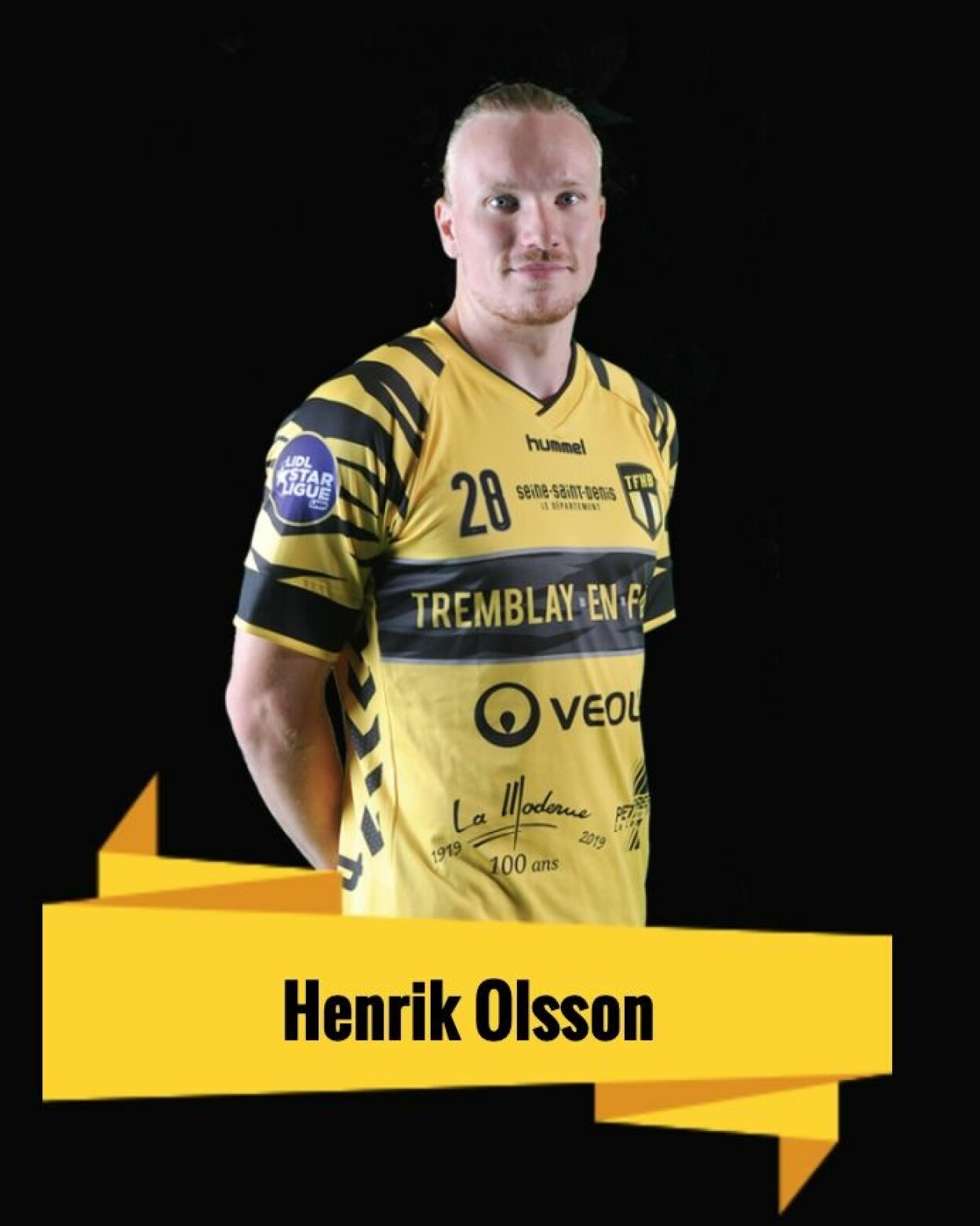 Henrik är center i det franska handbollslaget. Henrik Olsson