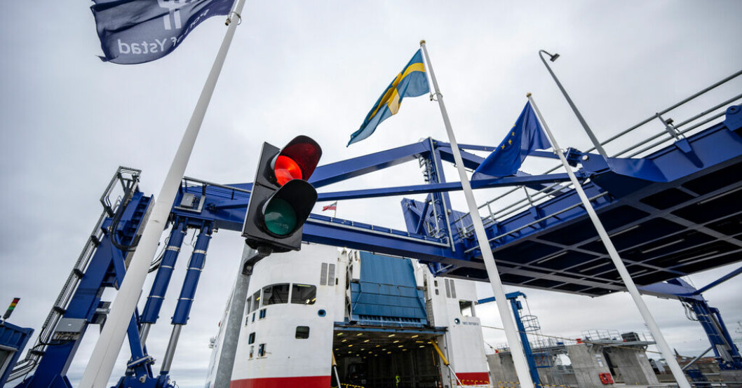 Hit, till Ystads hamn, kom en trio med Polenfärja – med 10|000 insydda tabletter i sina kläder. Arkivbild. Rasslande tablettsmugglare åtalas