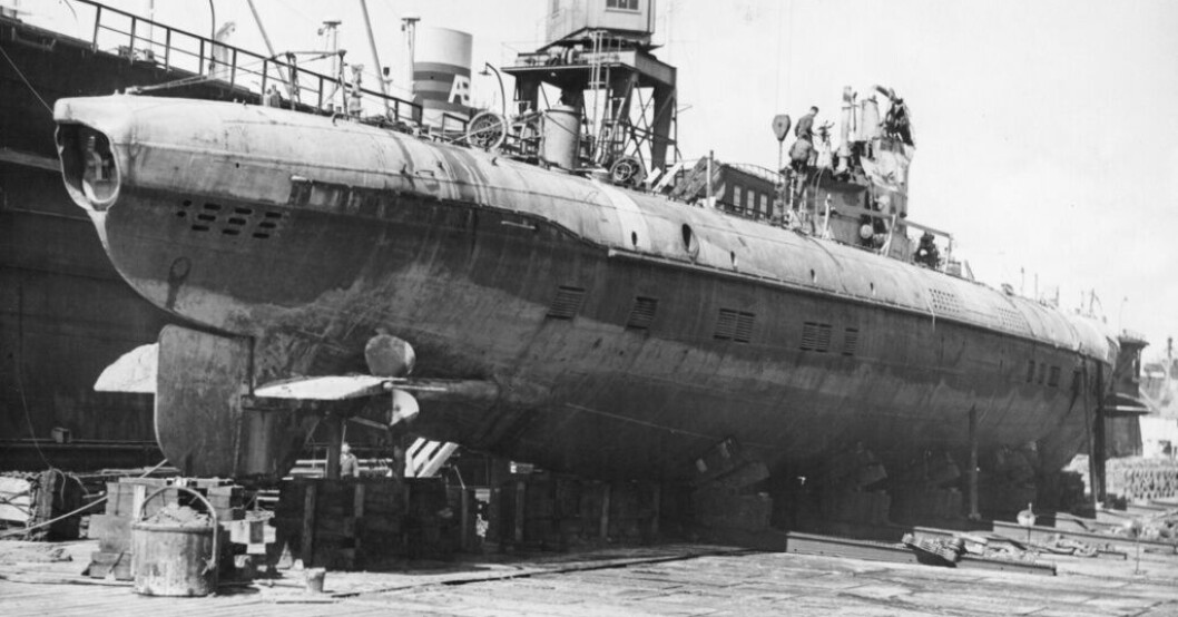 HMS Ulven i Eriksbergs flytdocka efter bärgningen. Arkivbild. De omkom på havets botten – hedras efter 80 år